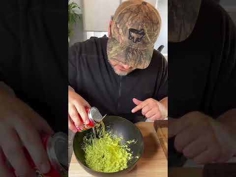 El guacamole de la Siberia #shorts #guacamole #aguacate #siberia #salsa #receta #deli #tostada