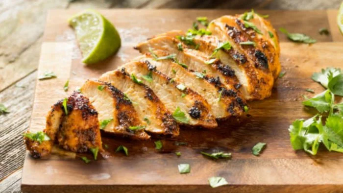 El truco que nunca te contaron para dejar de arruinar el pollo a la plancha