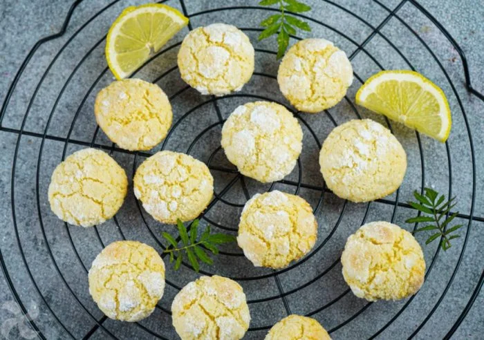 Galletas craqueladas de limón