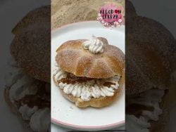 Pan de muerto relleno de mazapán #comida #receta #shorts #parati
