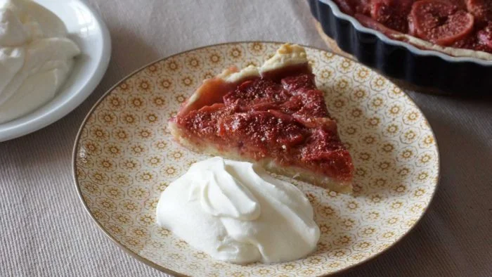 Rico pastel de higos y vainilla en el microondas, receta rápida