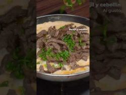 STROGONOFF DE CARNE #shorts #receta #comida #recetasencilla #recetafácil #almuerzo