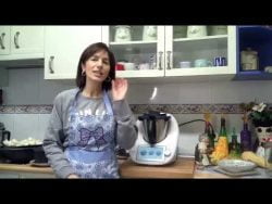 Caldo de pollo y coliflor al vapor en thermomix