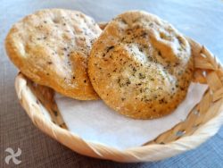 Panecillos rápidos con orégano y pimienta