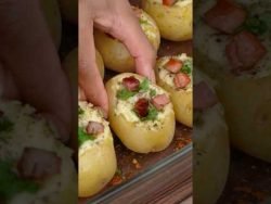PAPAS RELLENAS CREMOSA CON TOCINO. #shorts #receta #cocina #recetafácil #food #almuerzo