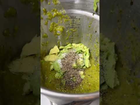 Salsa de Aguacate 🥑 #freddsters #foodie #cooking #salsa #salsaverde #avocado #avocadosalsa #receta