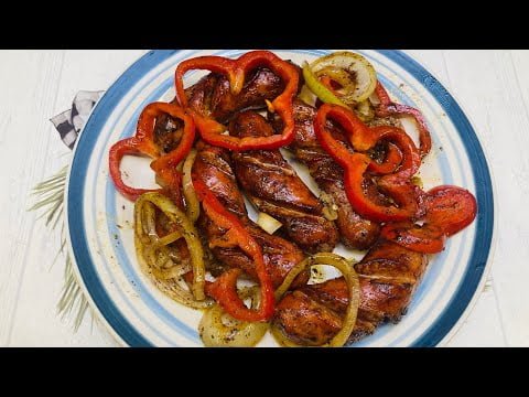 Chorizo encebollado con tostones; #chorizo #receta
