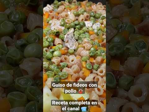 Guiso de fideos con pollo 🍲 #cocinasolo #receta #recipe #youtubeshorts