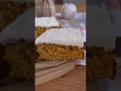 Saftige Karotten-Kokos Nussschnitten mit Frischkäse-Kokos Topping #carrotcake #baking#cake#thermomix