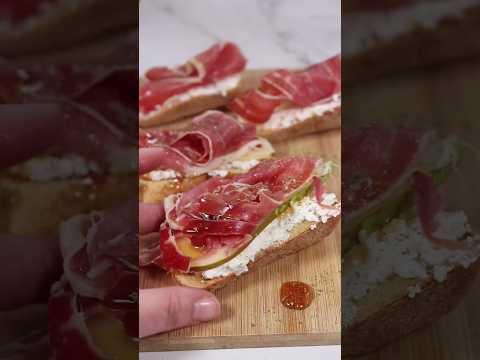 Tostas de requesón, pera y jamón serrano #receta #recetafacil #cocina