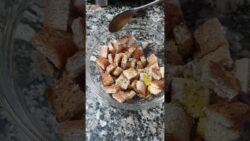 CRUTONES, CROTONES o PICATOSTES caseros, con restos de pan, en FREIDORA DE AIRE  #short 🍞🥖