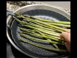 Espárragos al Vapor en Varoma con Thermomix