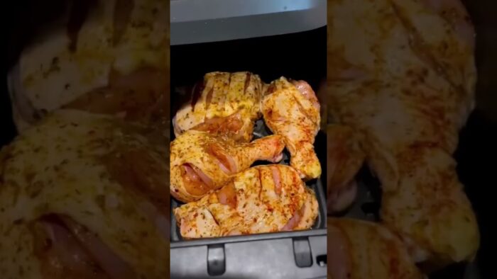 Fácil y delicioso pollo en la freidora de aire! 🙌🏽 Siganme para mas recetas!