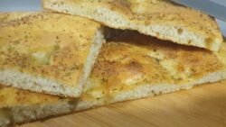 Focaccia de aceite, ajo y orégano con Thermomix