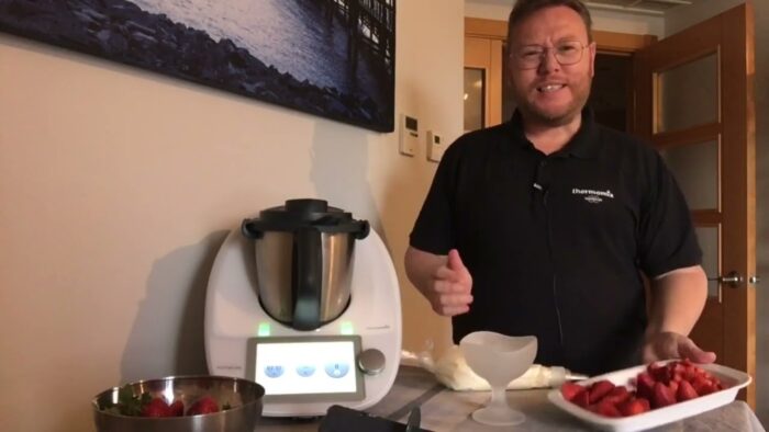 Fresas con Nata con Thermomix y José Ángel