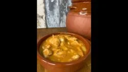 Guiso de pechuga de pollo, patatas y judías blancas con thermomix//Ortega Y Cía//