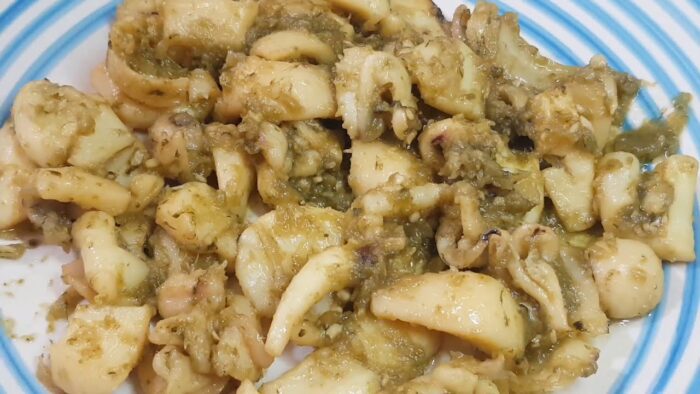 Sepia encebollada en salsa verde, con THERMOMIX