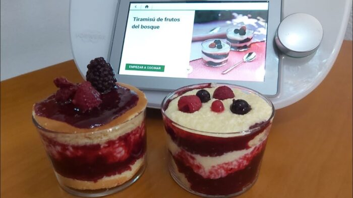 Tiramisú de frutos del bosque con Thermomix