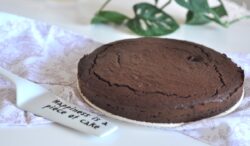 Bizcocho de pan duro y chocolate