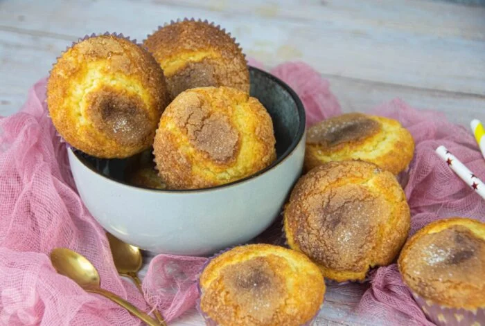 Magdalenas de nata y chocolate blanco