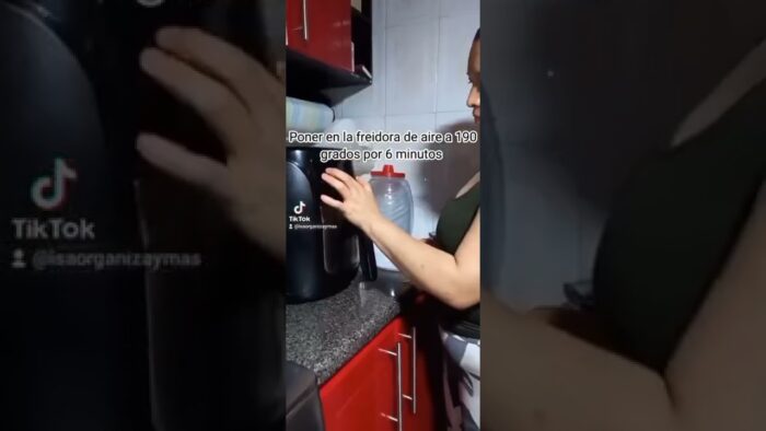 Caldo de verduras y tacos dorados en Freidora de Aire