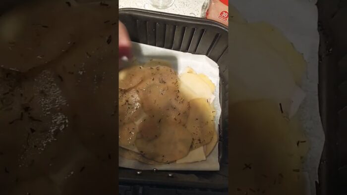 Cena rapida y deliciosa.Con tres ingredientes patata, pavo y queso. freidora de aire, tiempo patata.