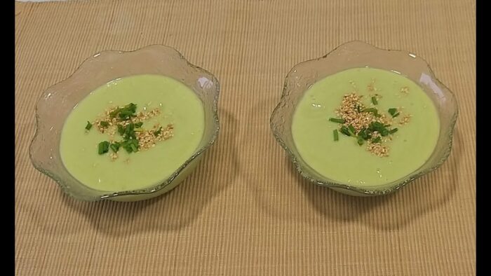 Crema de pepino y aguacate con Thermomix®-Cookidoo®