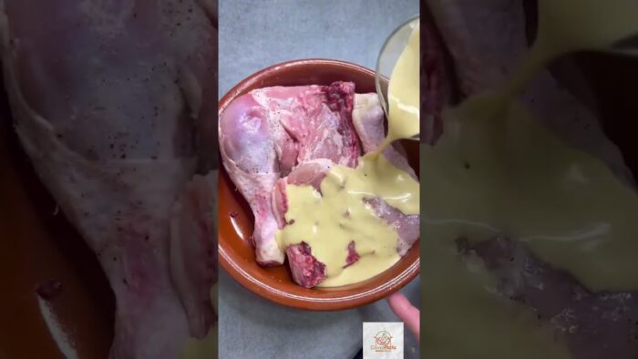 Pollo con salsa de leche de coco en la freidora de aire