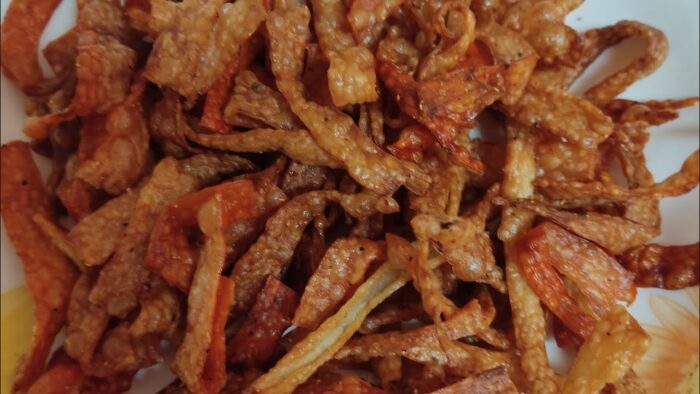 Snacks o Chips de surimi en freidora de aire
