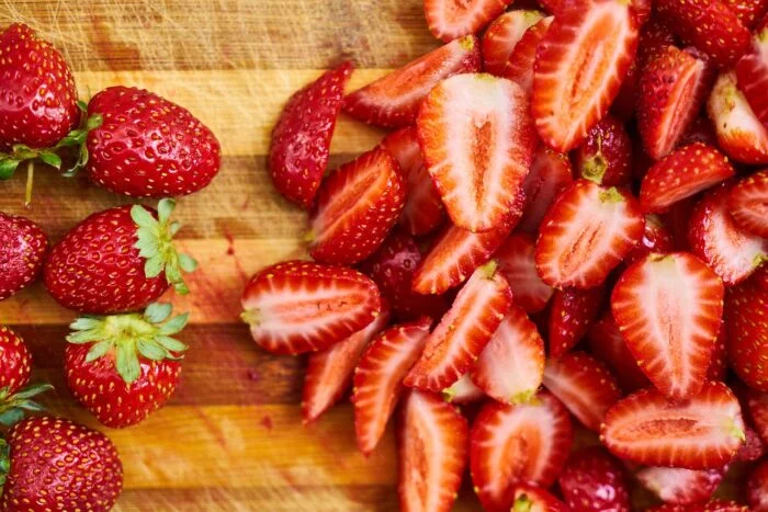 Alimentos y recetas de temporada en abril: fresas, kiwis, limón, bacalao, torrijas y buñuelos