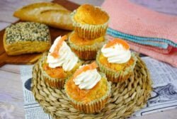 Cupcakes de salmón ahumado con queso
