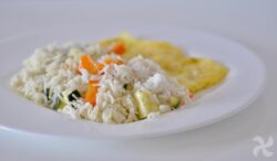 Guarnición de arroz basmati con calabacín y zanahoria