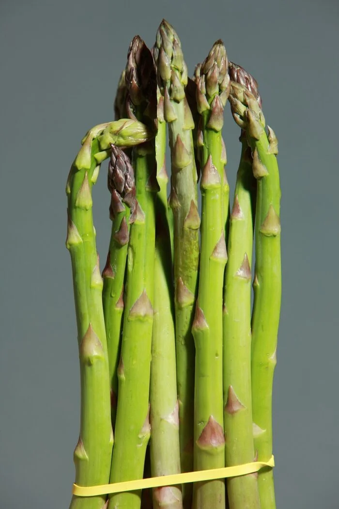 ¿Qué alimentos están de temporada en abril y qué recetas podemos elaborar con ellos?