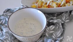 Salsa de hierbas aromáticas para ensaladas