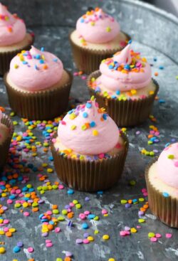 Cupcakes de Confeti – Galletas y Copas