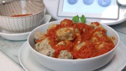 ALBÓNDIGAS CON TOMATE EN VAROMA con THERMOMIX
