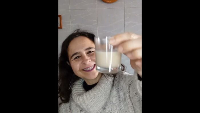 Licor de chocolate Milka de caramelo y avellanas, fácil y rico con Thermomix