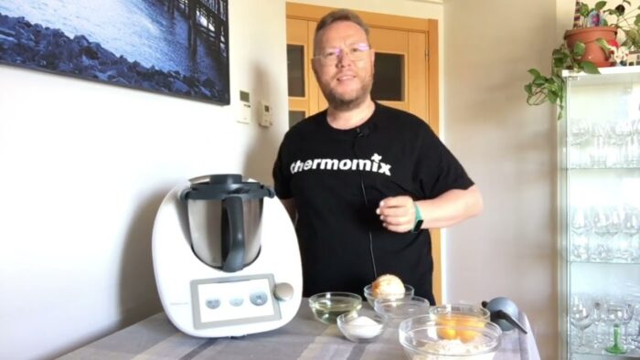 Magdalenas de Naranja con Thermomix y José Ángel