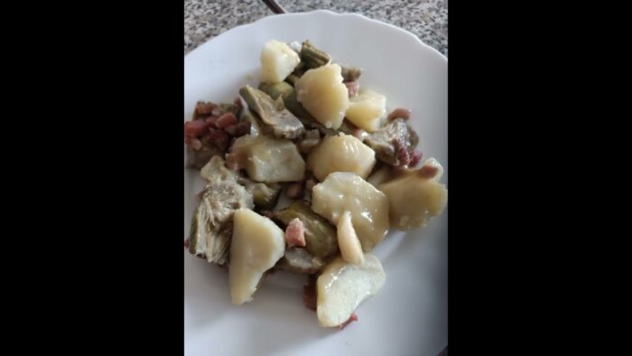 Patatas con alcachofas, fácil y rico con Thermomix