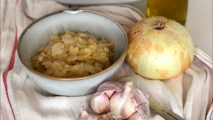 Saltea o dora cebolla y ajo  con Thermomix y conoce las diferentes Técnicas culinarias  !!