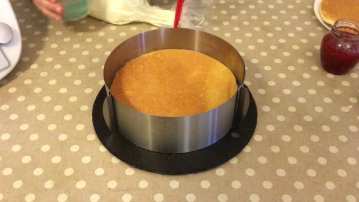 Tarta “express” de nata y fresas con Thermomix