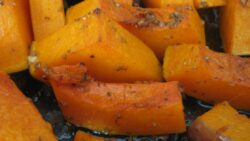 Calabaza al horno con alioli de orégano y crema de mantequilla