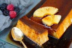 Flan de piña cremoso