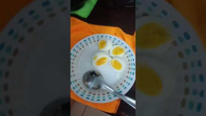 huevos cocinados en freidora de aire INSTANT