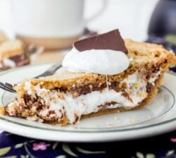 S’mores Pie – Una receta loca y deliciosa de pastel