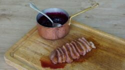 Pato con salsa de tamarindo y jengibre