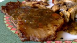Seitán con salsa de mostaza y miel