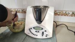 Albóndigas de pollo en salsa con Thermomix
