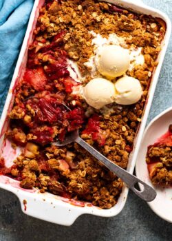 Crumble de ruibarbo con manzana |  RecetaTin Eats