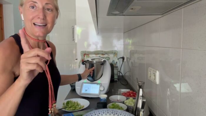 Ensalada de pollo con aguacate con Thermomix | #ensaladasaludable #tm6 #comprarthermomix